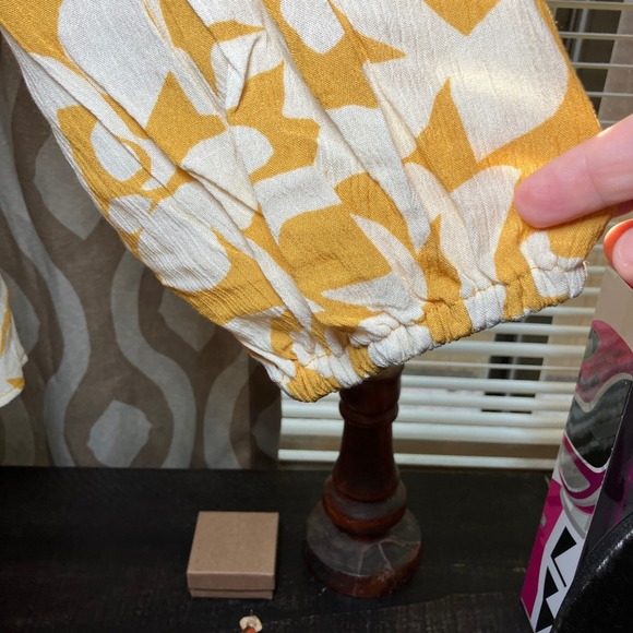 Terra & Sky 1X Yellow Floral Blouse Off Shoulder Convertible Top - Picture 3 of 6